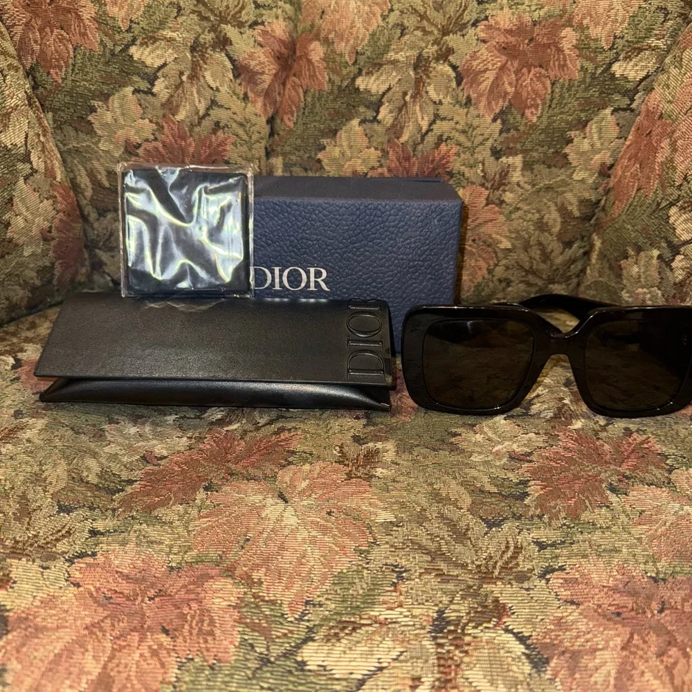 Dior Black Sunglasses - Picture 7 of 7
